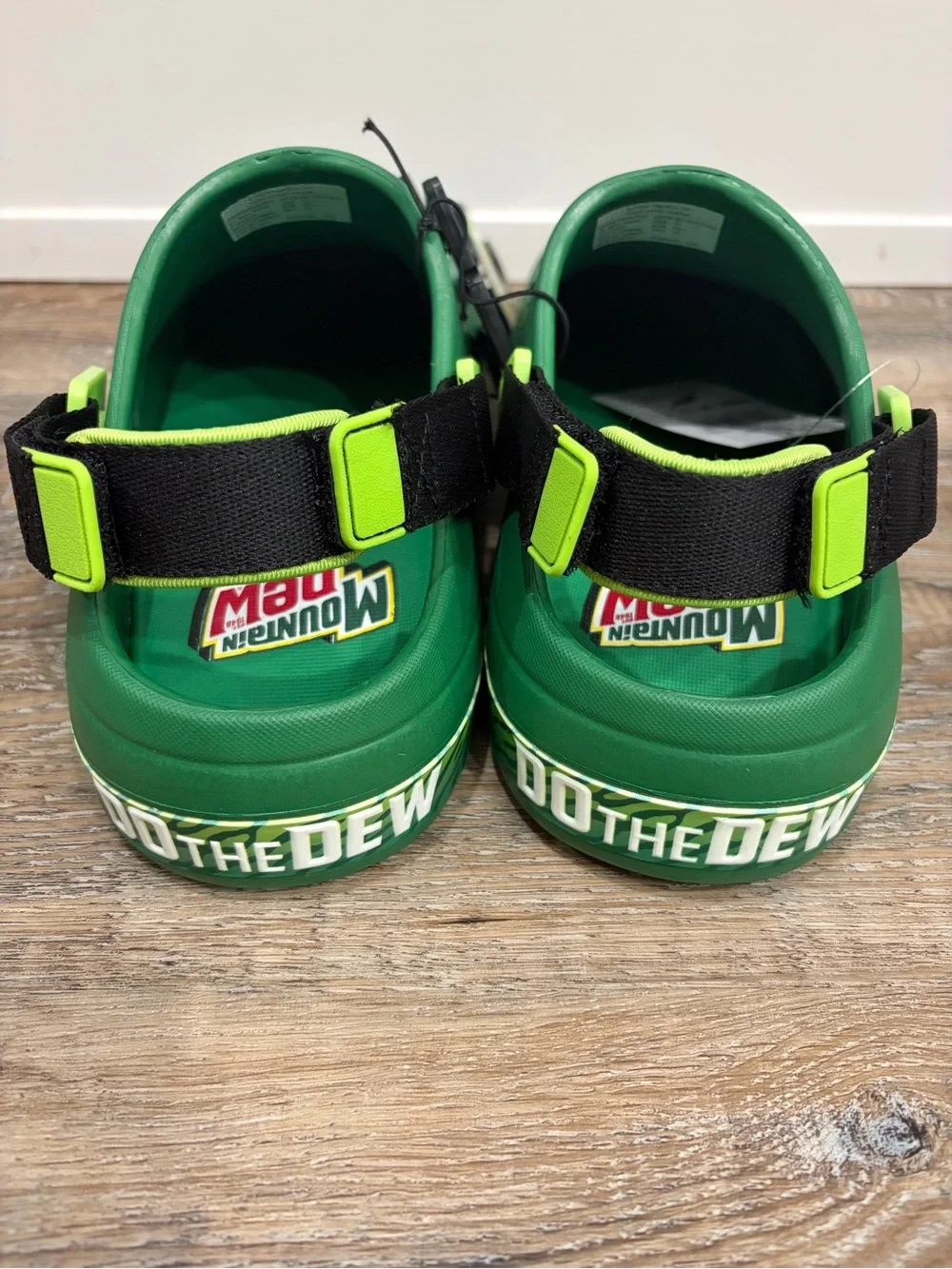 Men’s Size 11 Green Mountain Dew Clog Shoes, NWT